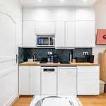 Guestready - Charming Stay In The Lively 13Th